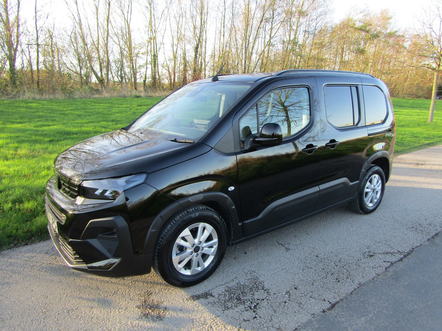 Used Peugeot Rifter 2025 for sale - 76576999: Photo 4