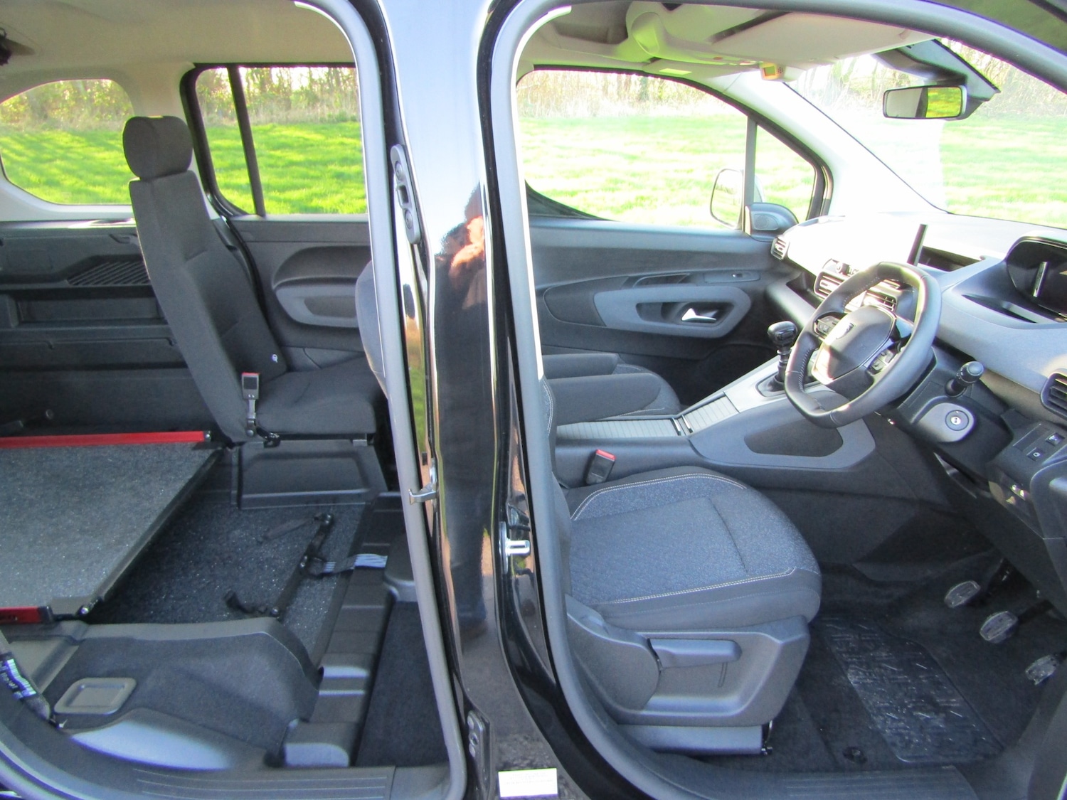 Used Peugeot Rifter 2025 for sale - 76576999: Photo 8