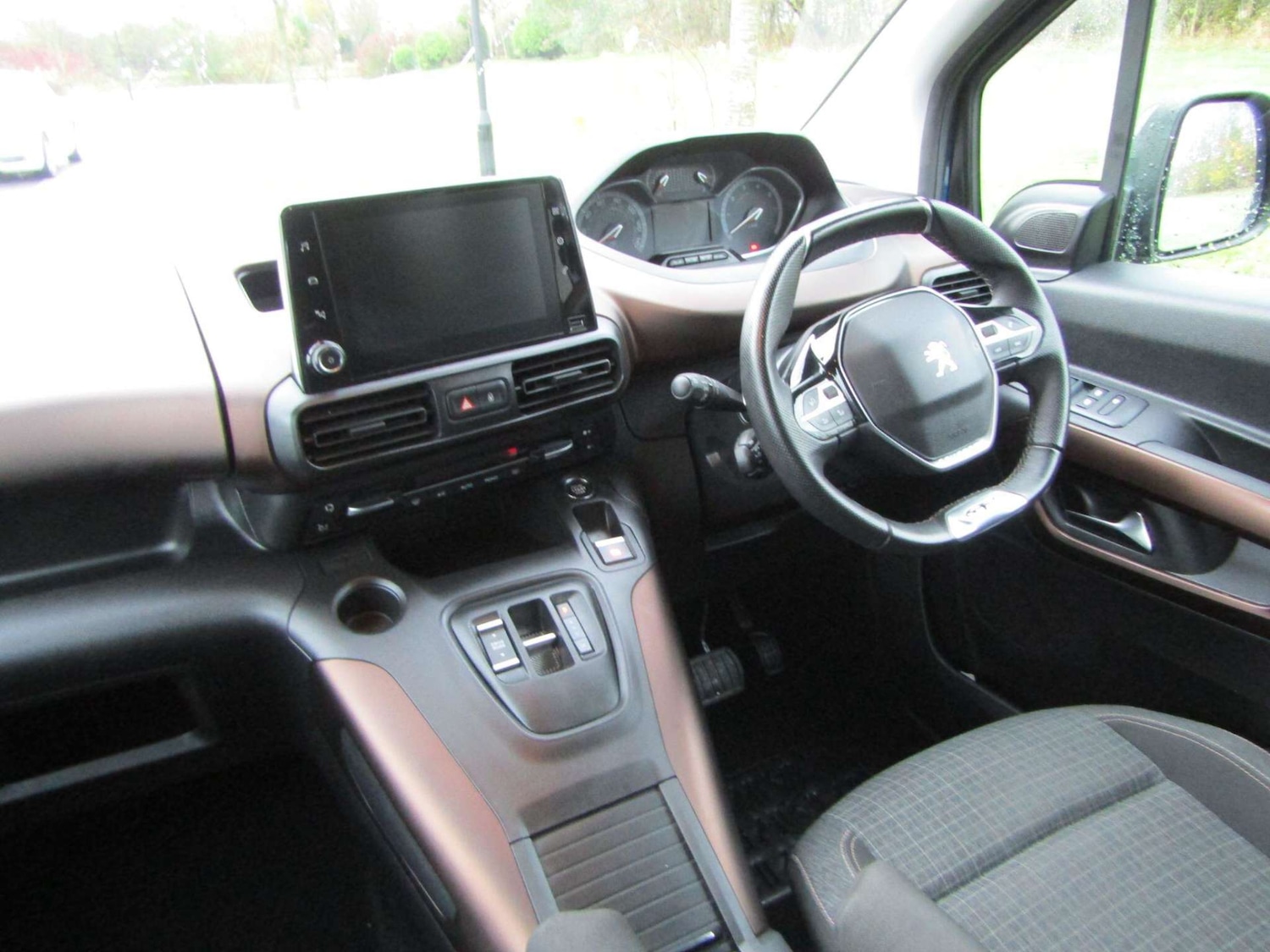 Used Peugeot Rifter 2024 for sale - 76968820: Photo 10