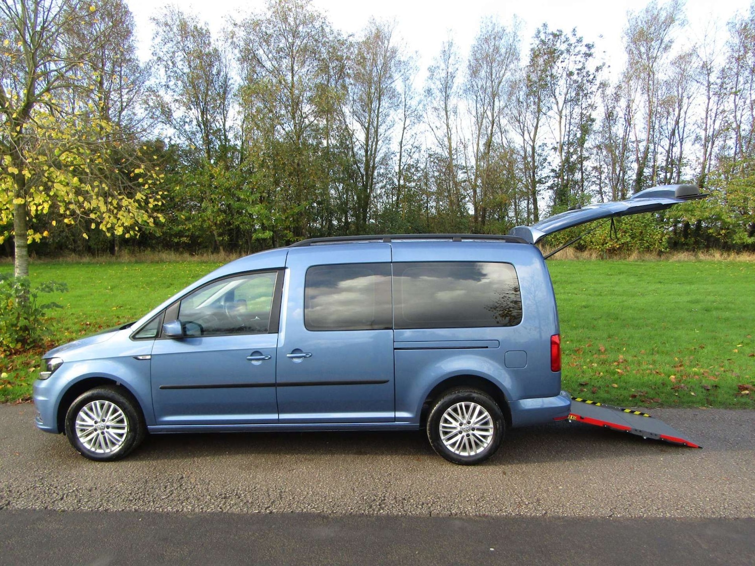 Used Volkswagen Caddy Maxi Life 2021 for sale - 76968922: Photo 1