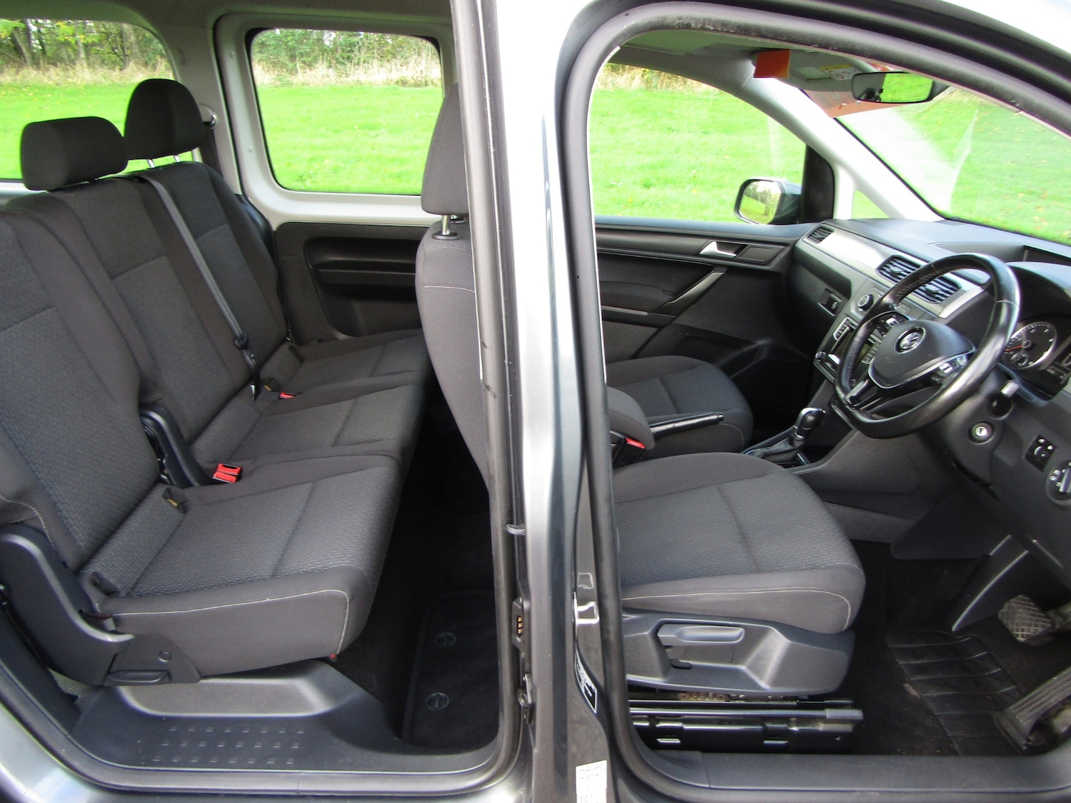 Used Volkswagen Caddy Maxi Life 2020 for sale - 76114051: Photo 8