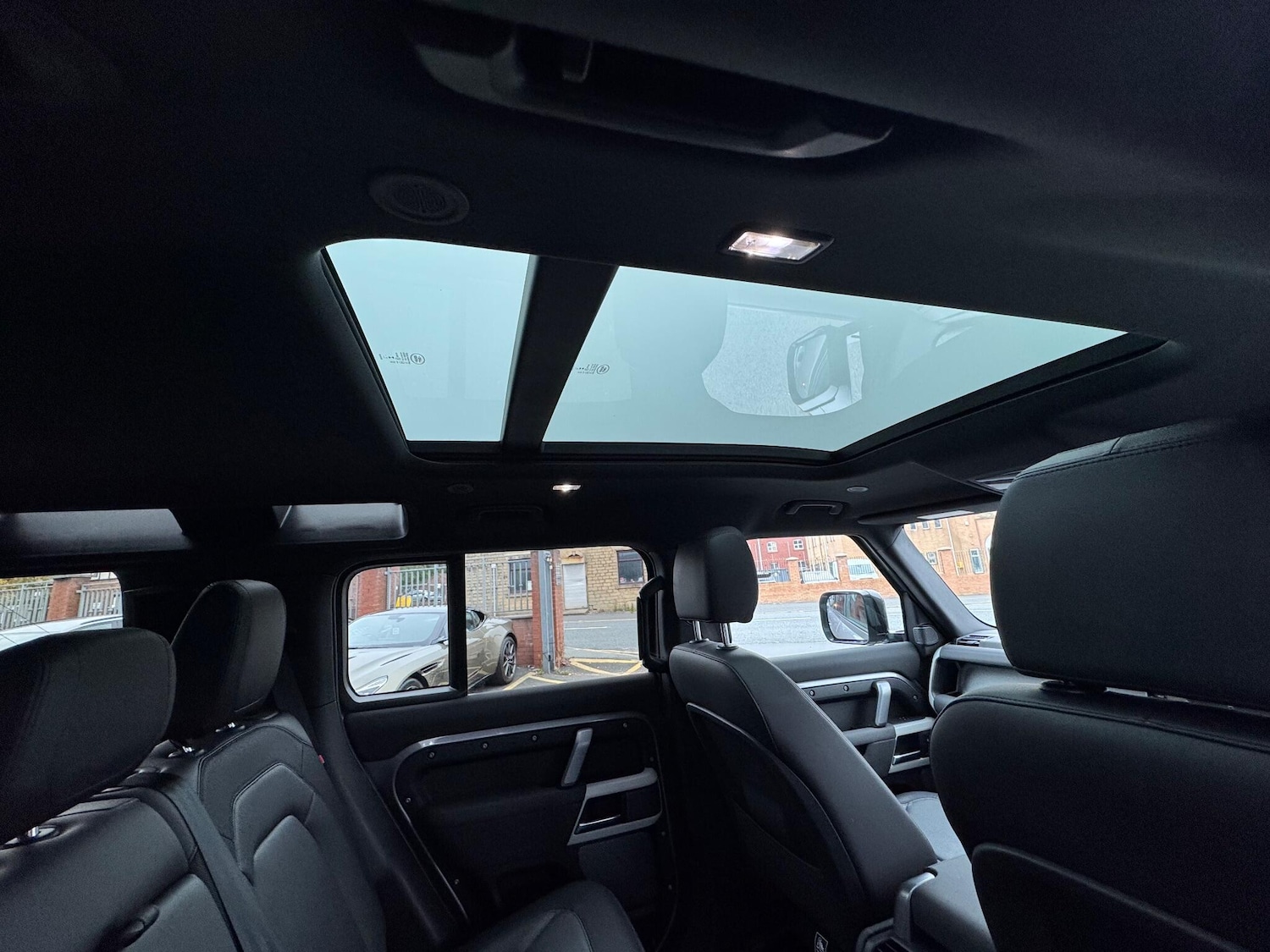 Used Land Rover Defender 2023 for sale - 76993068: Photo 21