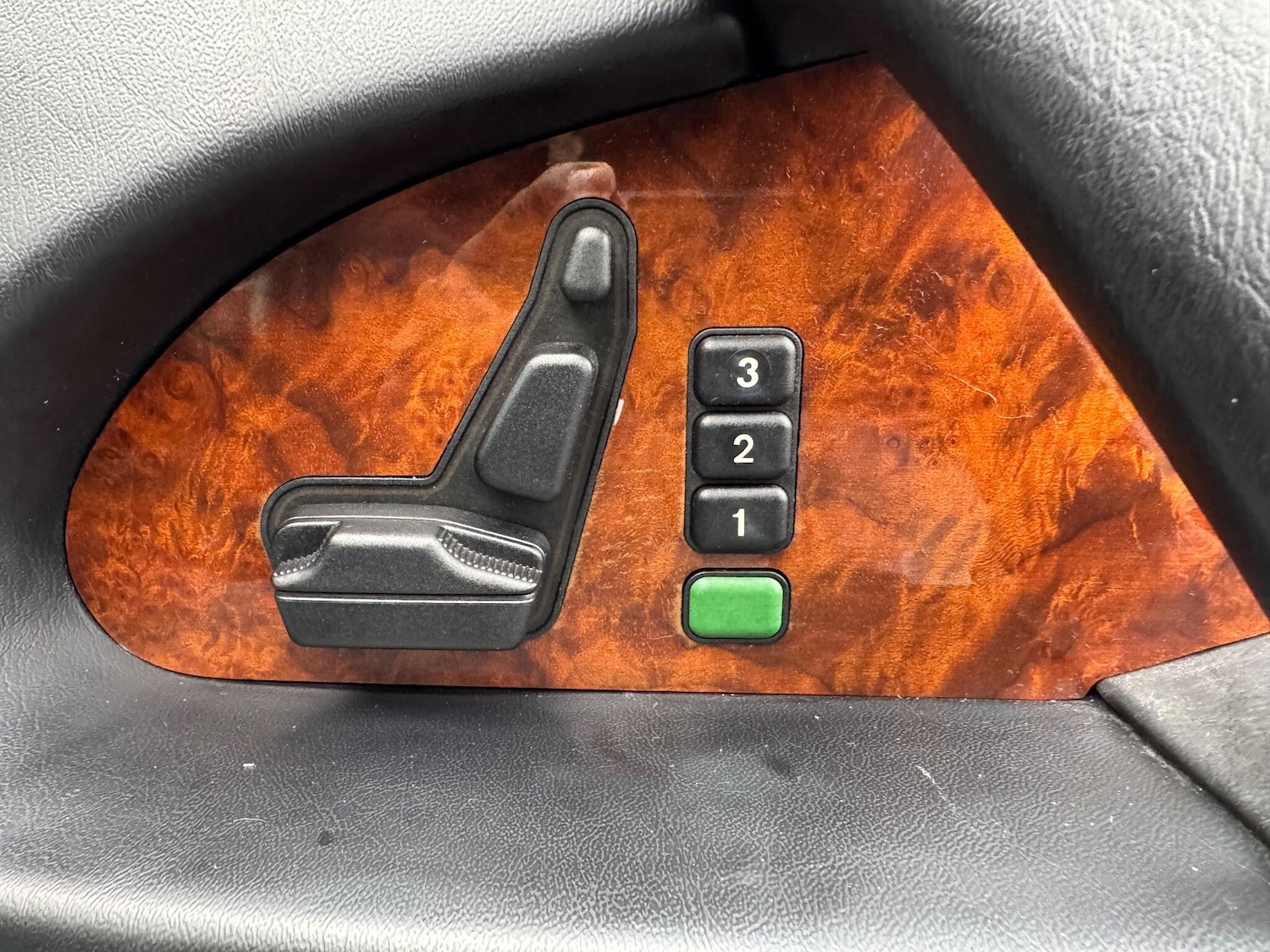 Used Mercedes-Benz 600 2022 for sale - 76259953: Photo 12