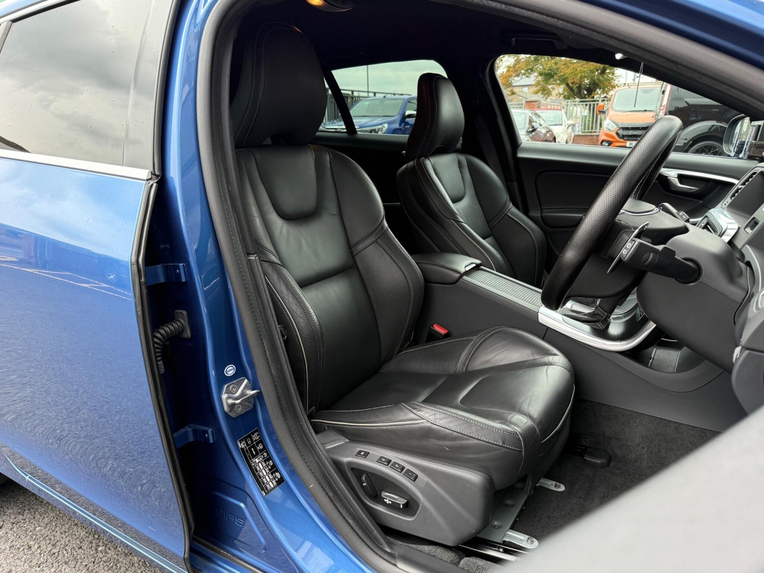 Used Volvo V60 for sale - 76476423: Photo 13