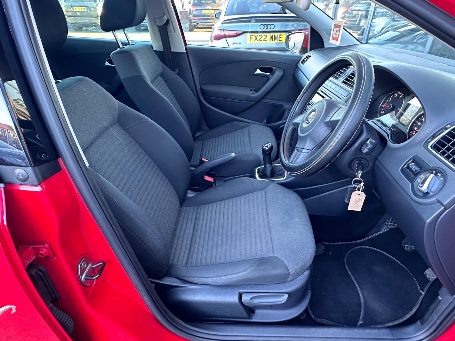 Used Volkswagen Polo 2012 for sale - 76606860: Photo 10