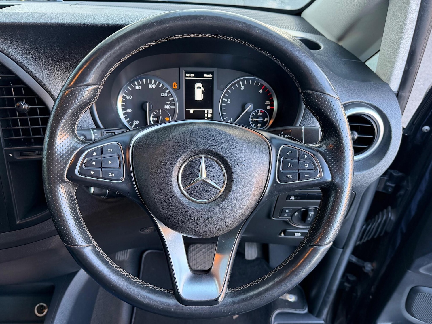 Used Mercedes-Benz Vito 2016 for sale - 77898643: Photo 12