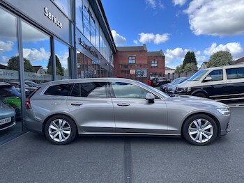 Used Volvo V60 2018 for sale - 78602048: Photo