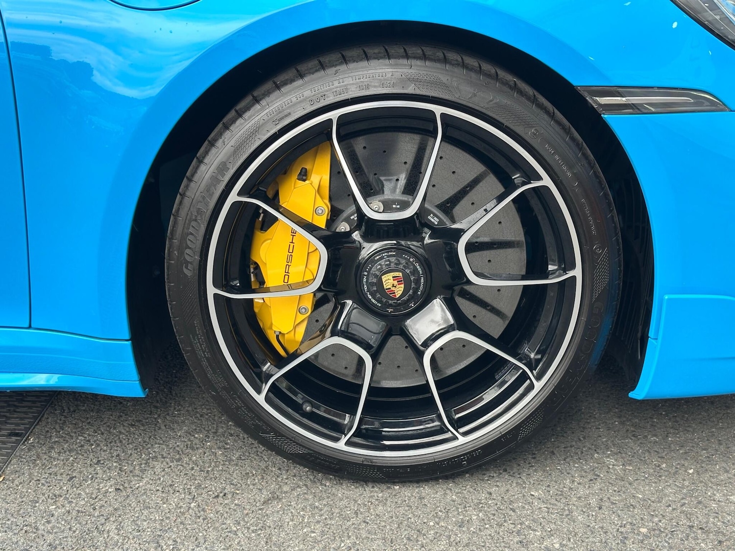 Used Porsche 911 2023 for sale - 76993347: Photo 13