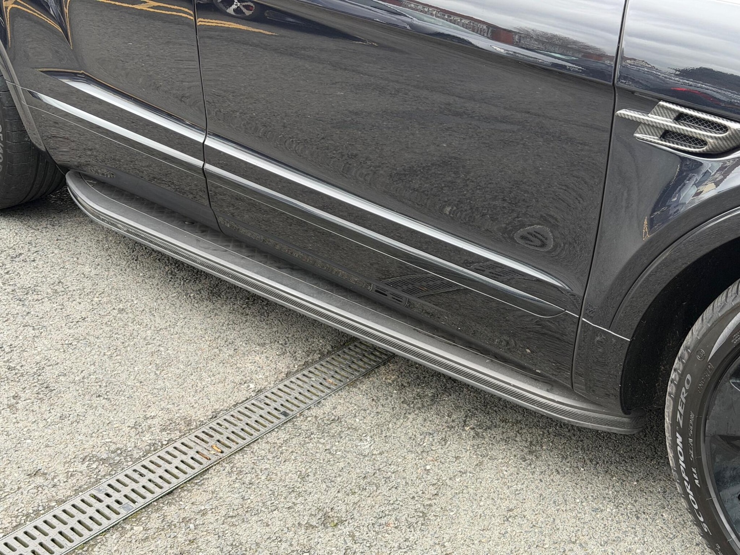 Used Bentley Bentayga 2017 for sale - 78058383: Photo 12