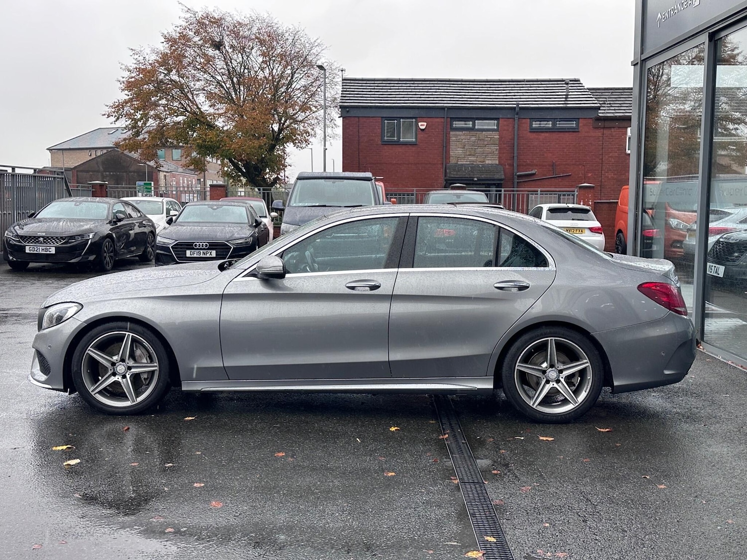 Used Mercedes-Benz C Class 2015 for sale - 76175342: Photo 4