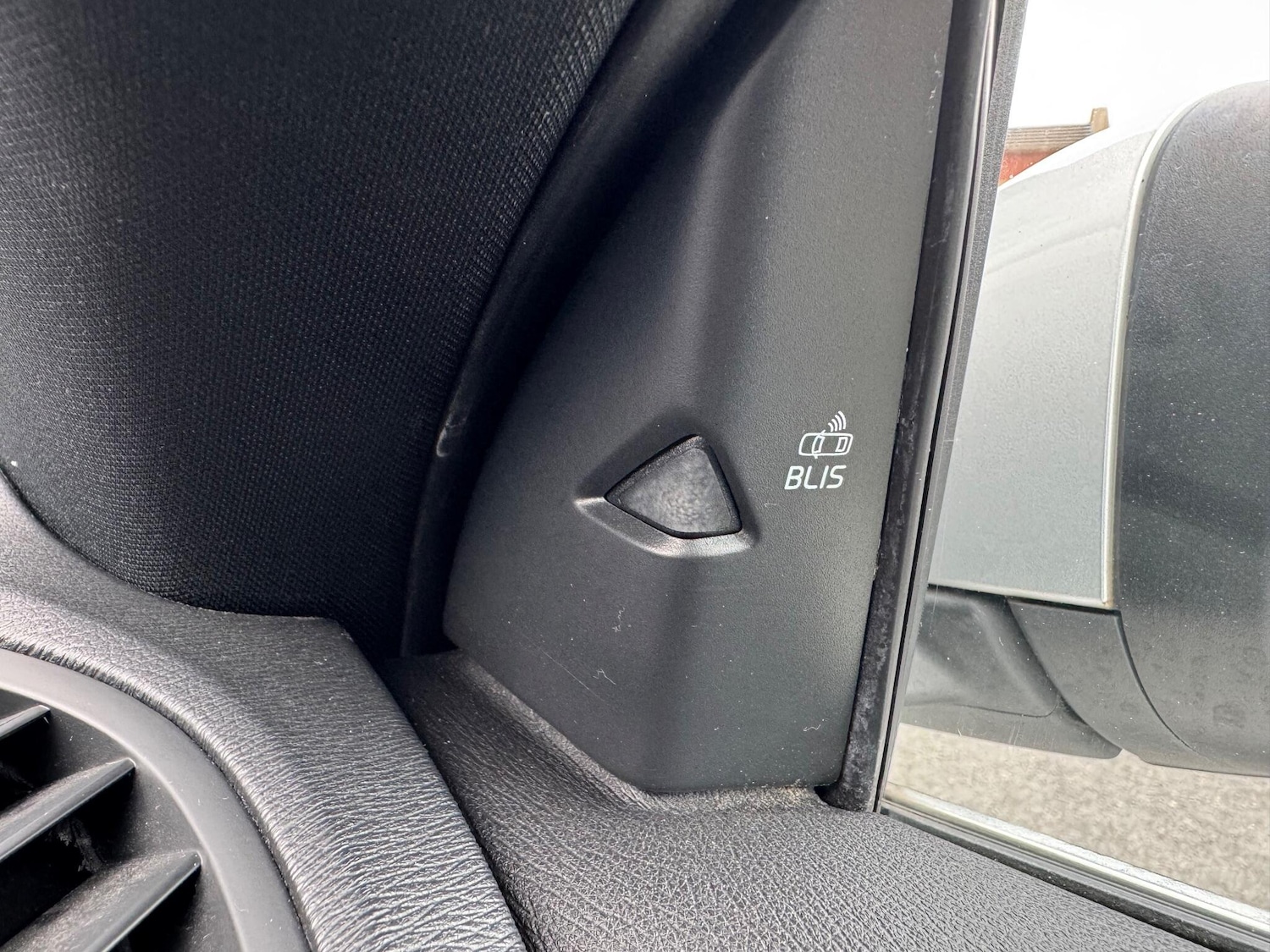 Used Volvo V40 for sale - 76476427: Photo 26