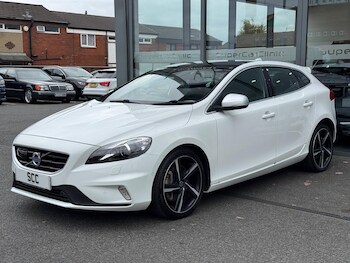 Used Volvo V40 2015 for sale - 76476427: Photo
