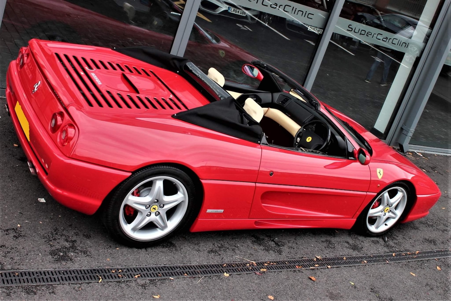 Used Ferrari 355 F1 1999 for sale - 76380543: Photo 14