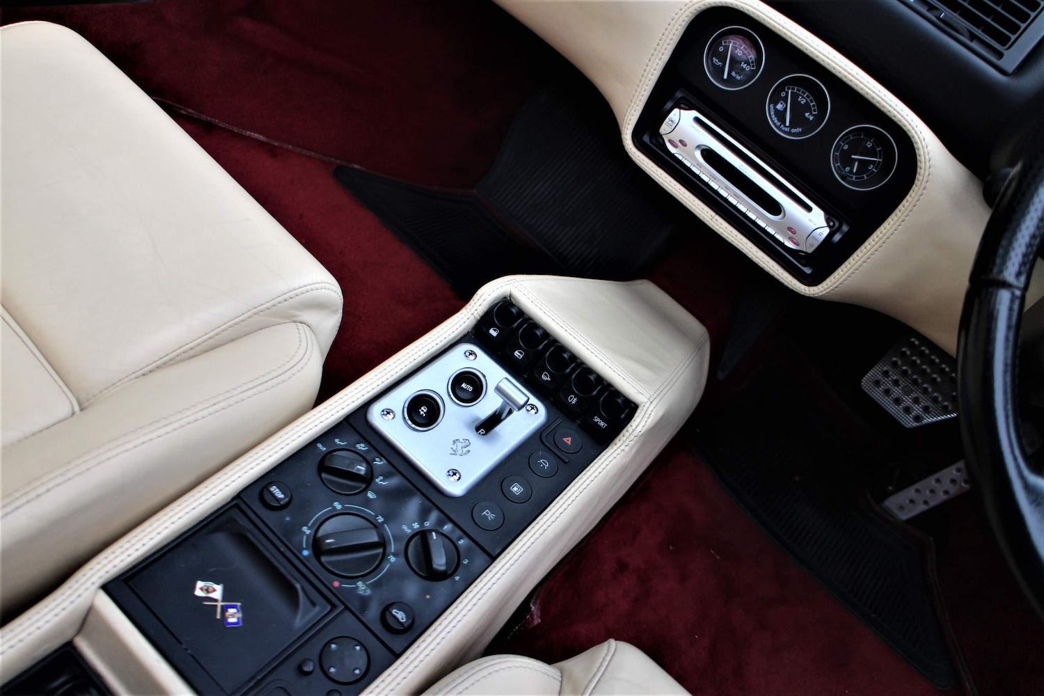 Used Ferrari 355 F1 1999 for sale - 76380543: Photo 21