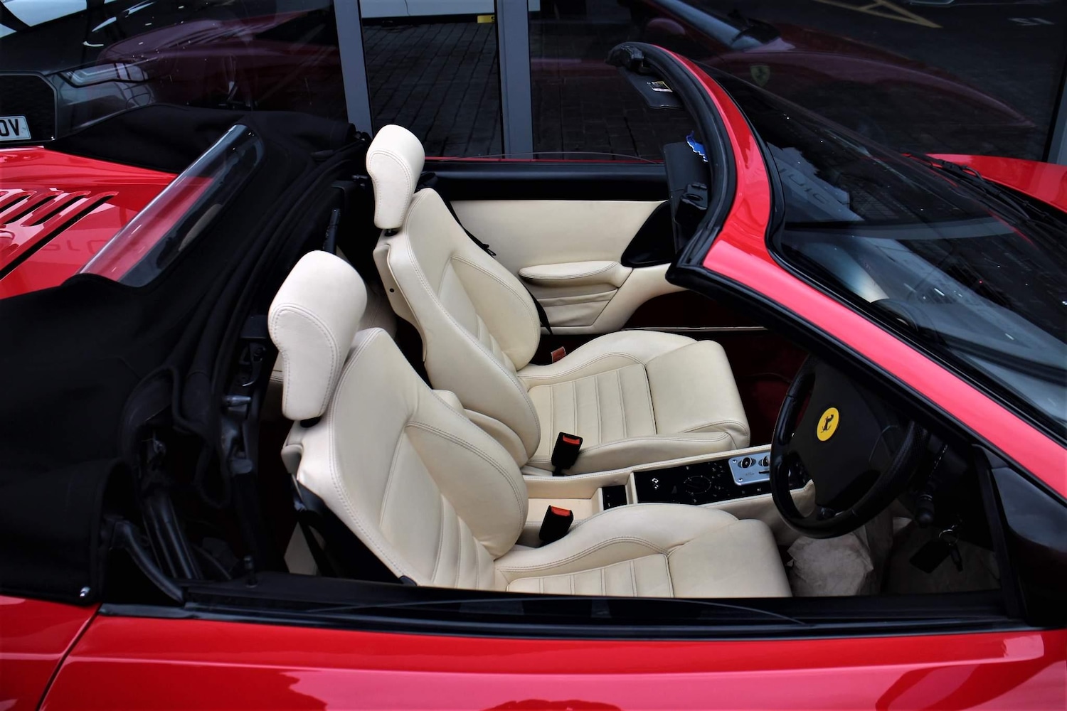 Used Ferrari 355 F1 1999 for sale - 76380543: Photo 3
