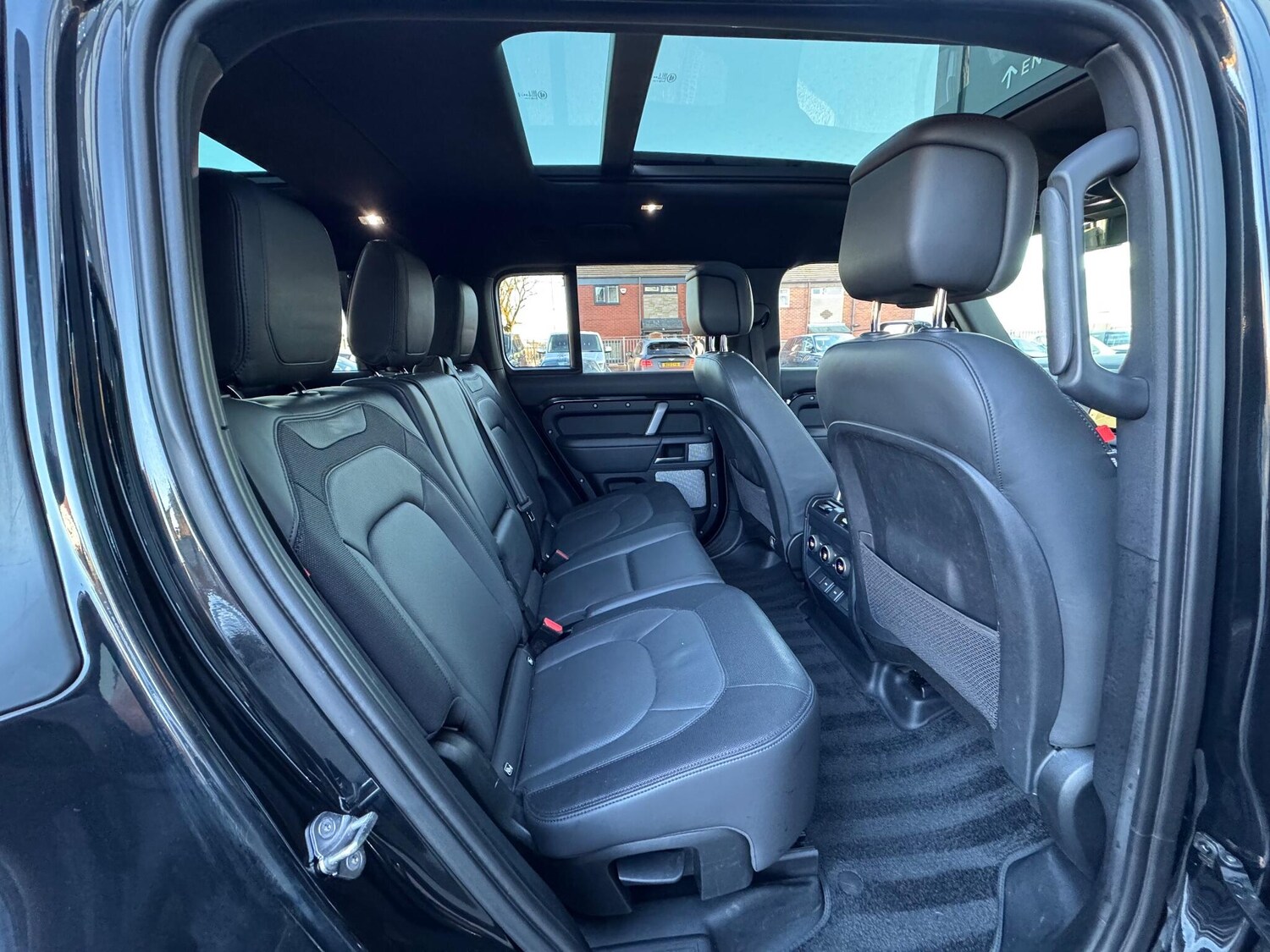 Used Land Rover Defender 2023 for sale - 76992255: Photo 13