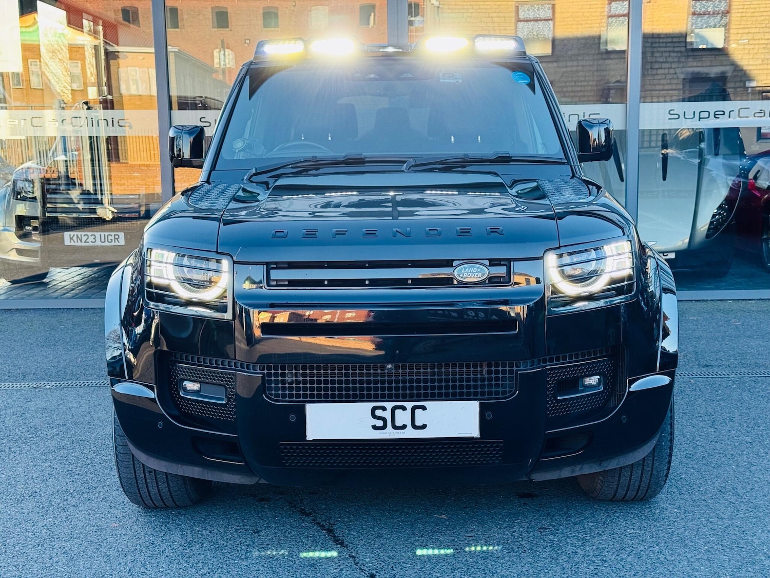 Used Land Rover Defender 2023 for sale - 76992255: Photo 2