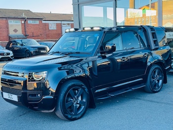 Used Land Rover Defender 2023 for sale - 76992255: Photo