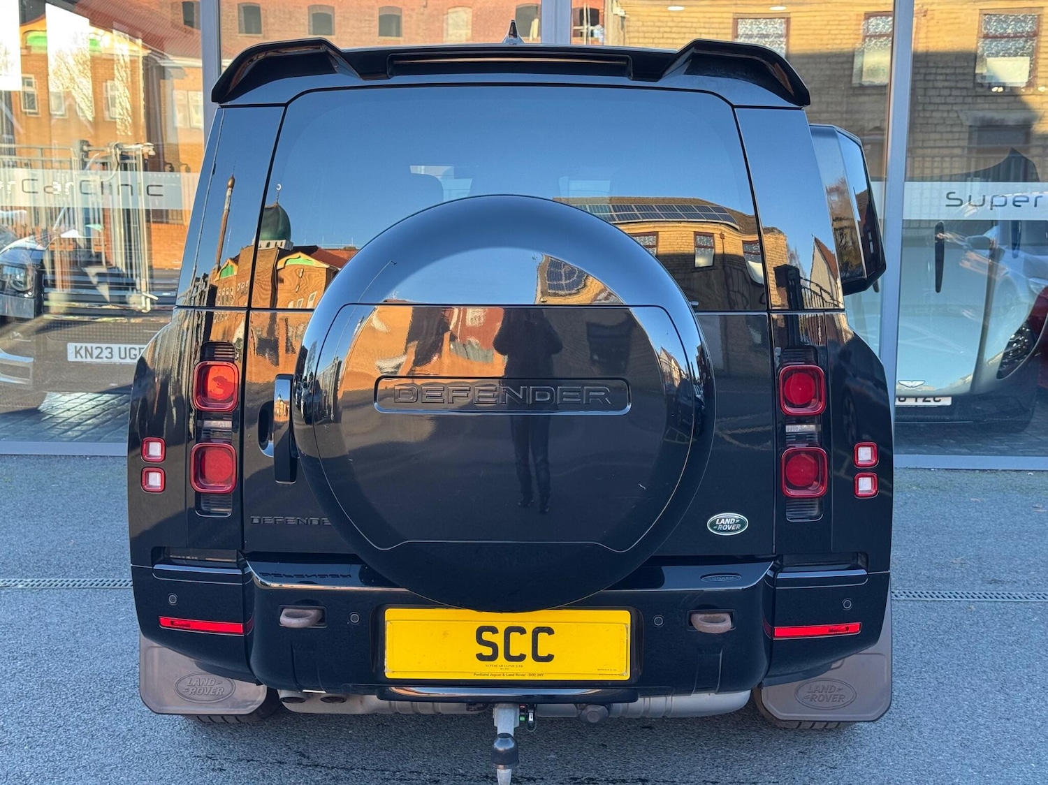 Used Land Rover Defender 2023 for sale - 76992255: Photo 8