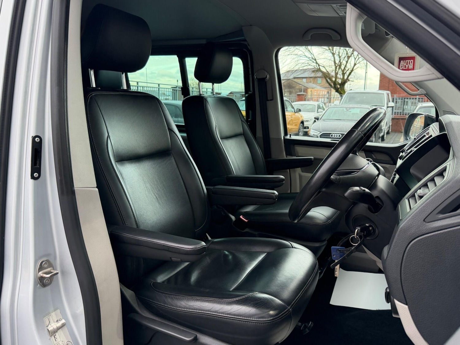 Used Volkswagen Transporter 2017 for sale - 76473873: Photo 11