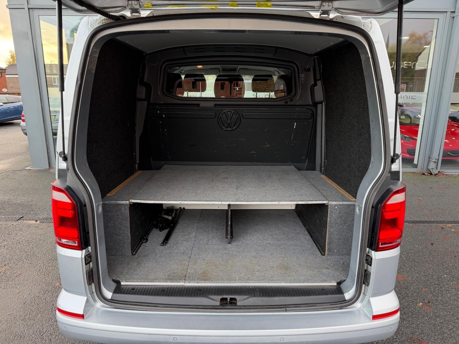 Used Volkswagen Transporter 2017 for sale - 76473873: Photo 16