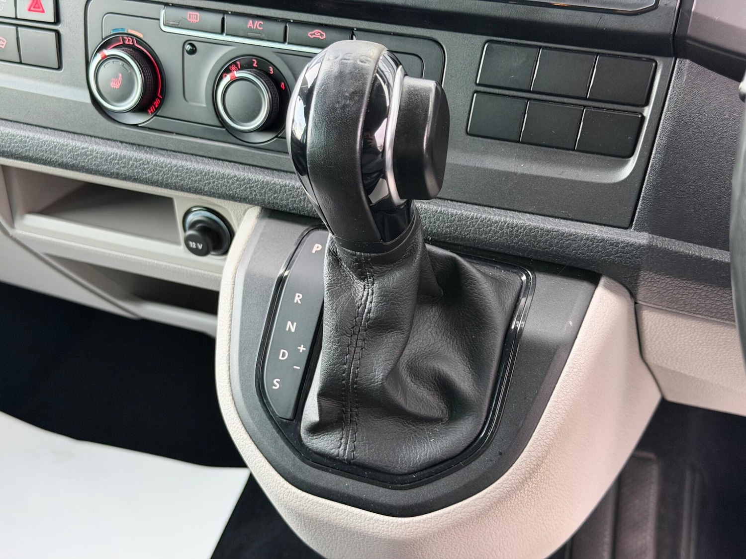 Used Volkswagen Transporter 2017 for sale - 76473873: Photo 23