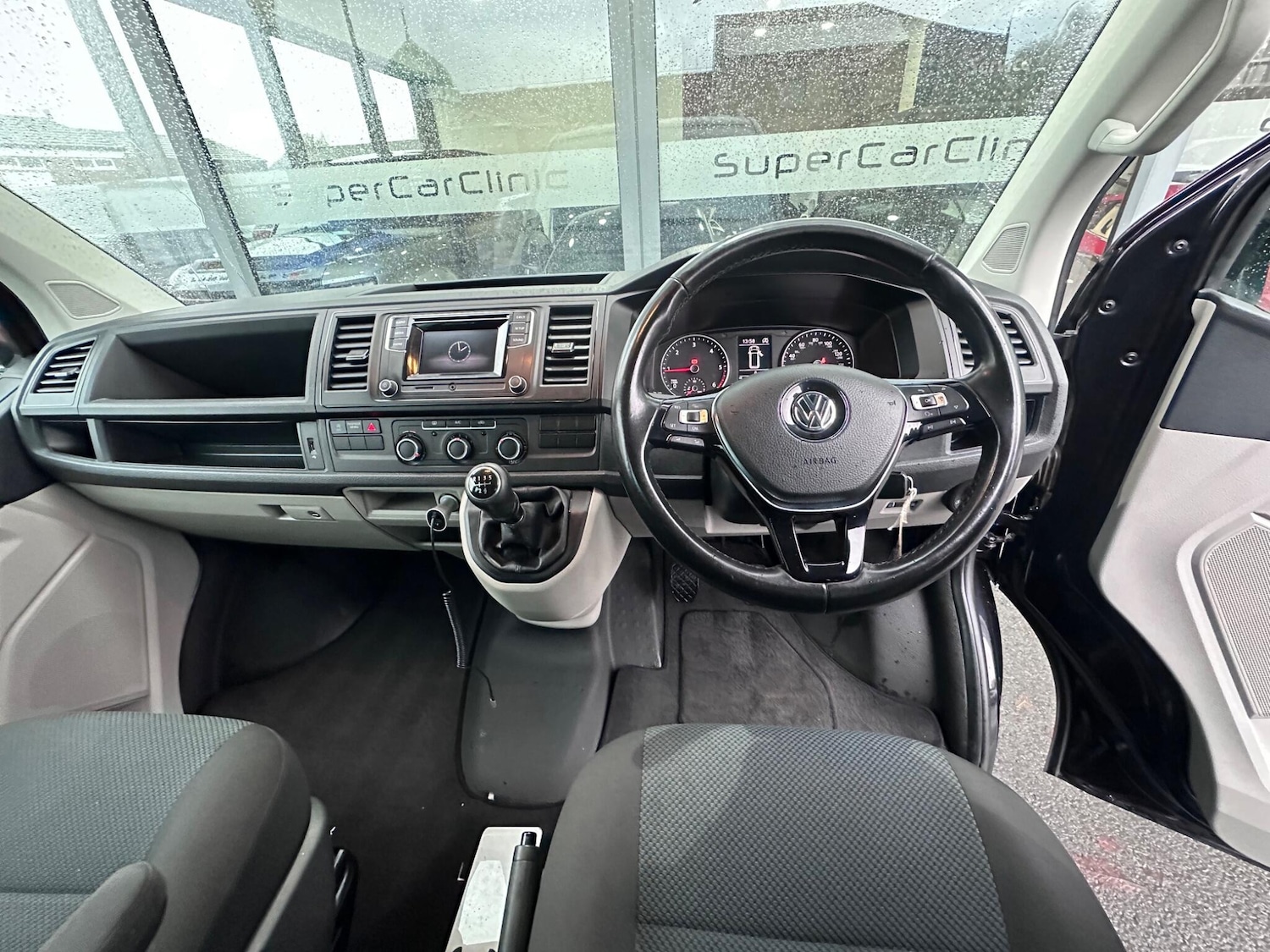 Used Volkswagen Transporter 2018 for sale - 76990709: Photo 11