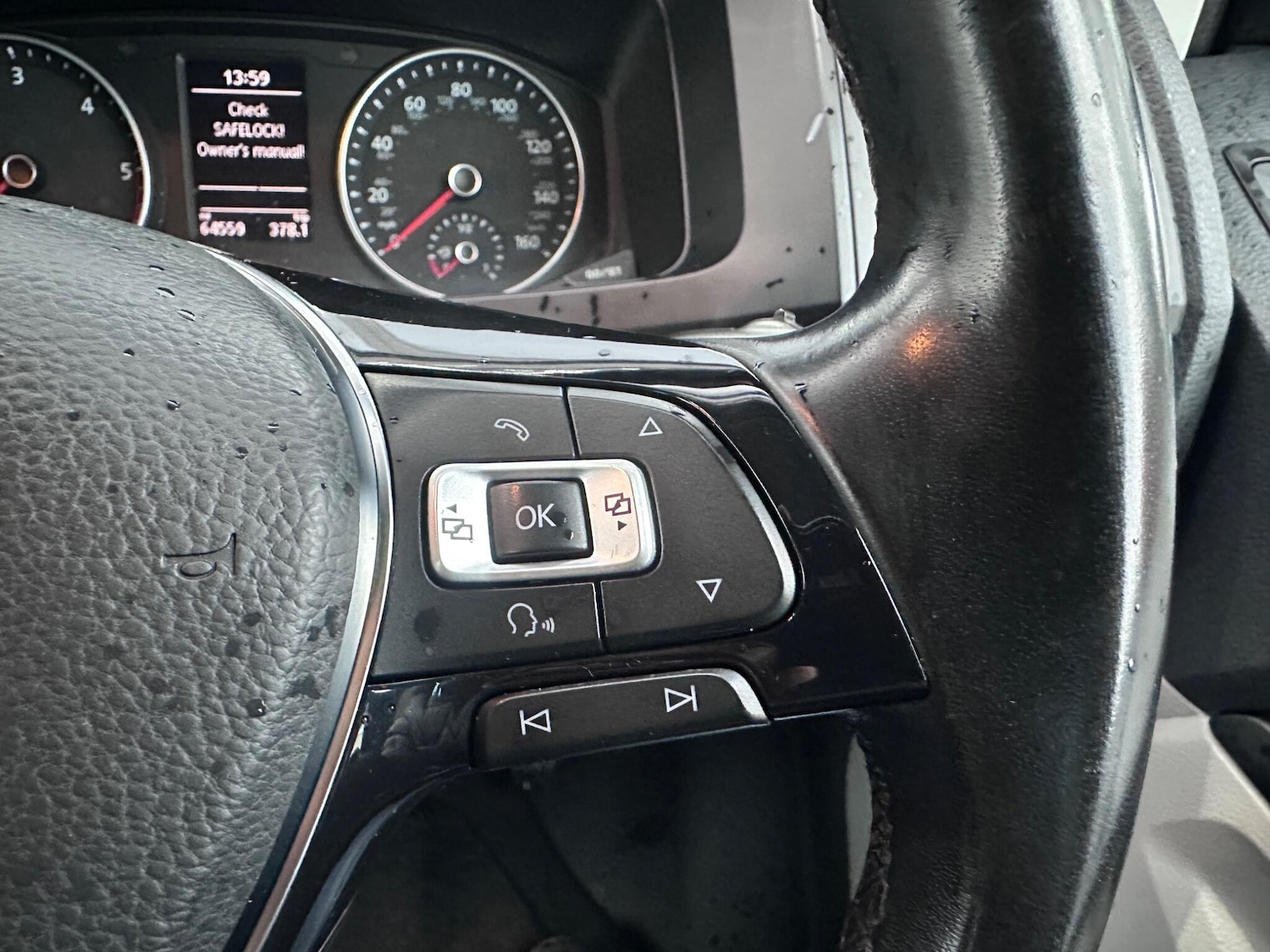 Used Volkswagen Transporter 2018 for sale - 76990709: Photo 15