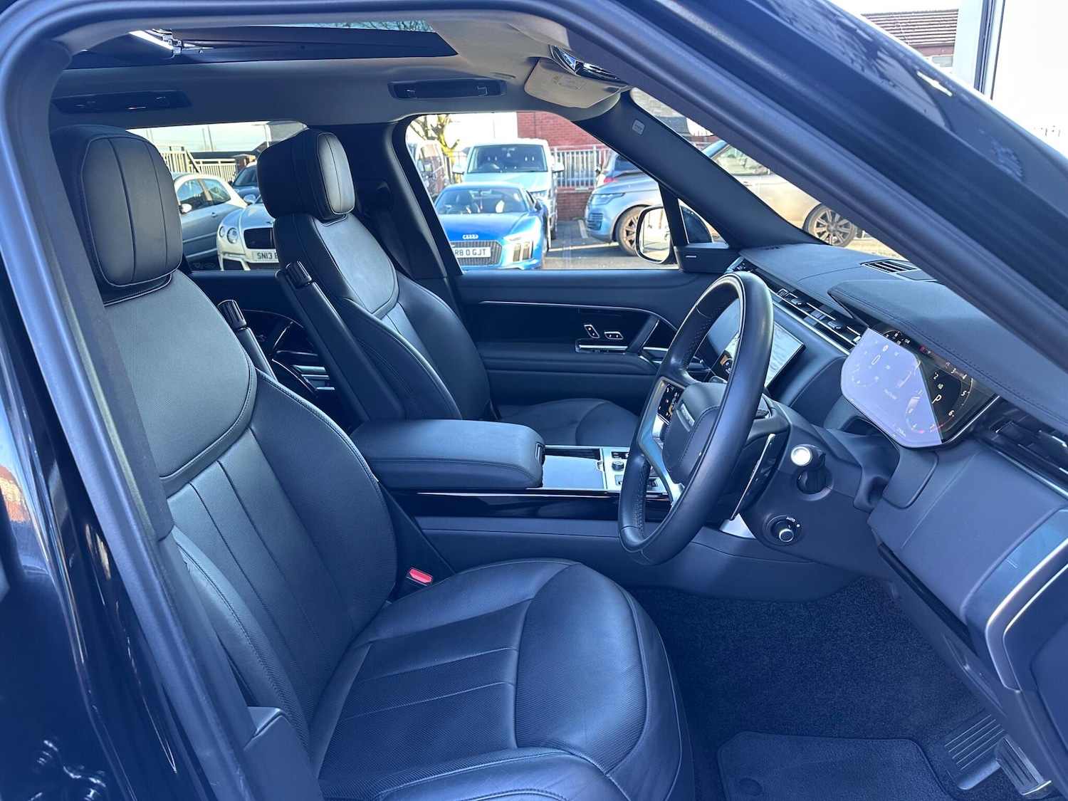 Used Land Rover Range Rover 2023 for sale - 76644636: Photo 11