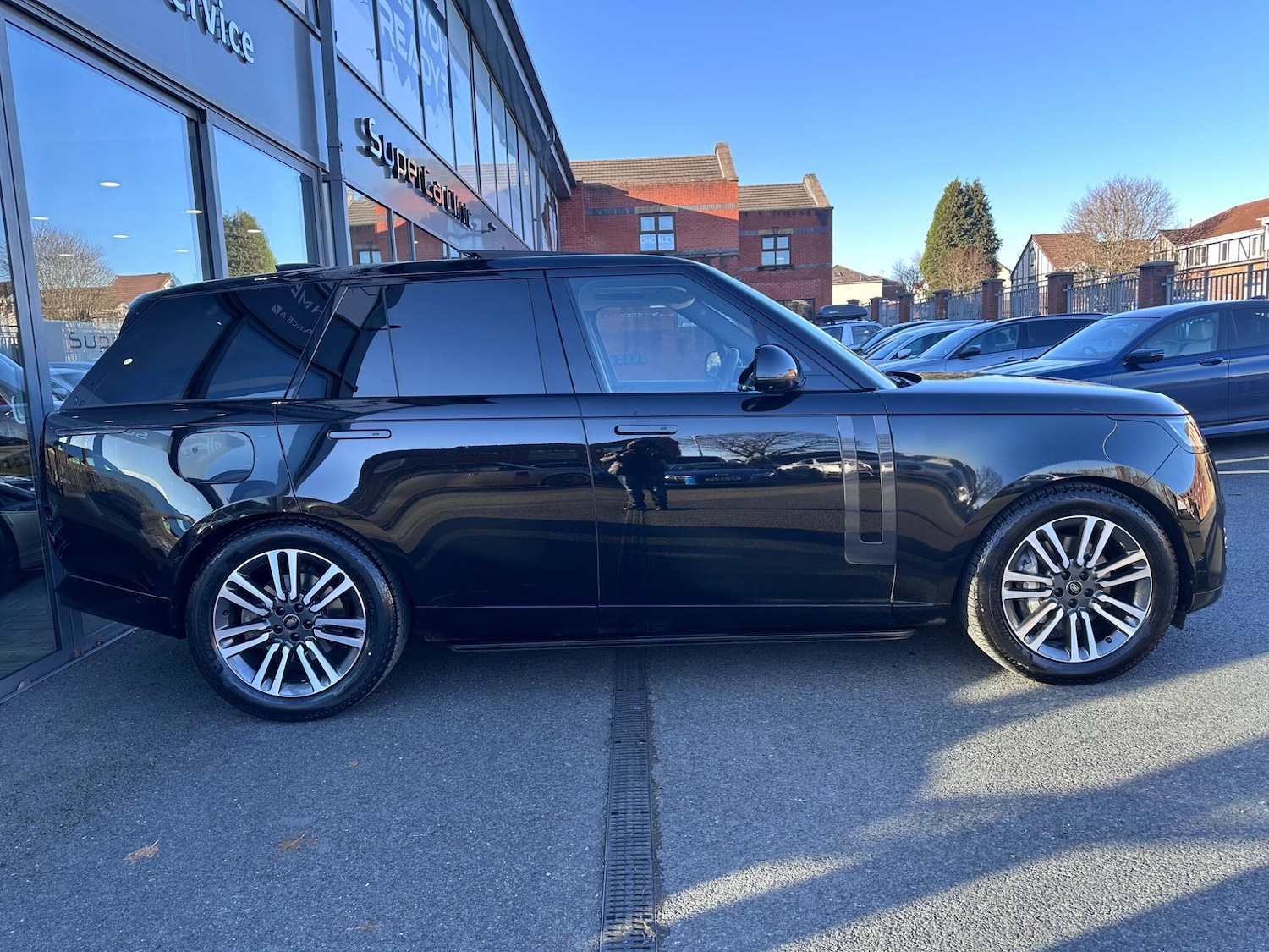 Used Land Rover Range Rover 2023 for sale - 76644636: Photo 2