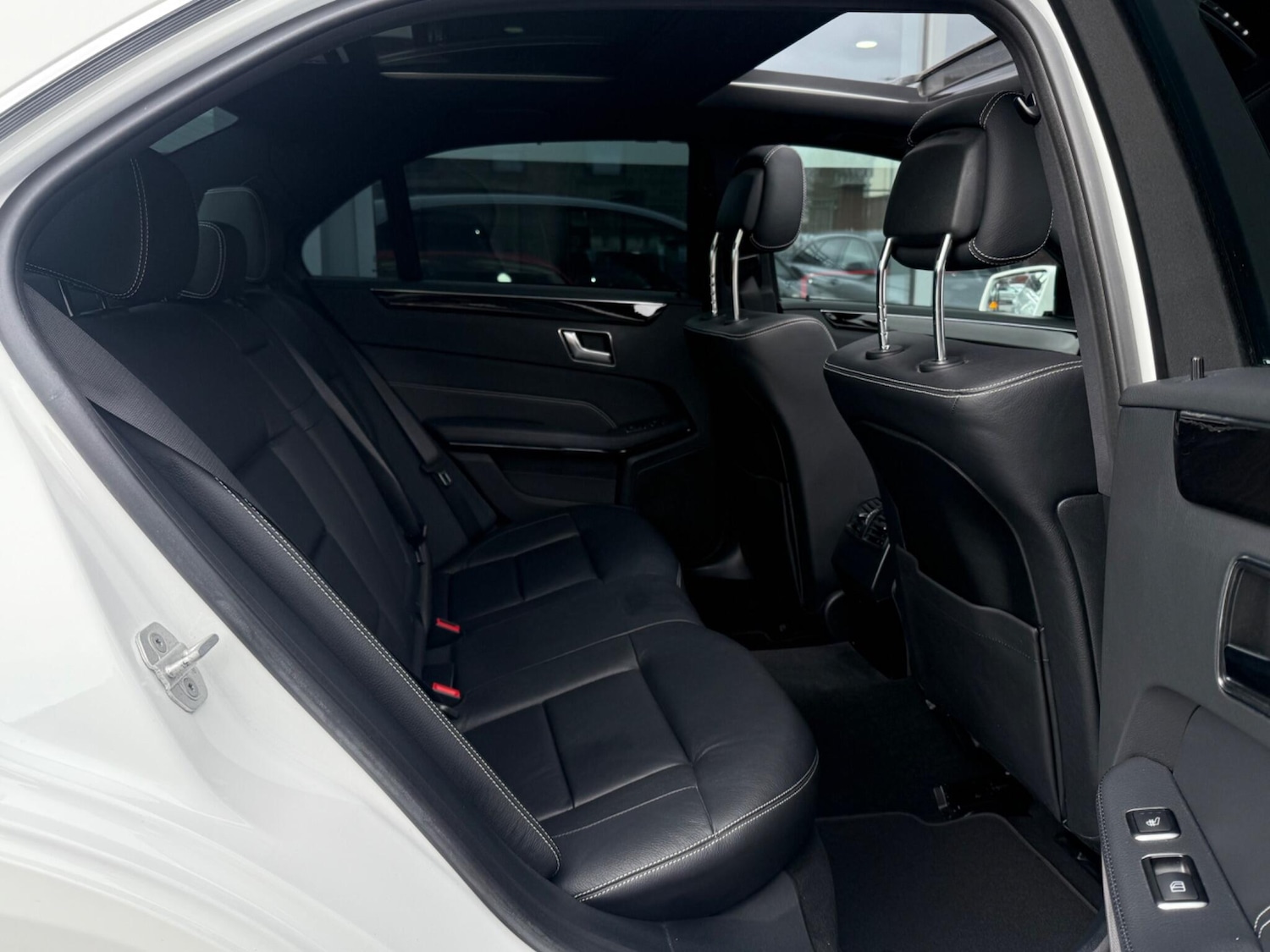 Used Mercedes-Benz E Class for sale - 77784080: Photo 11