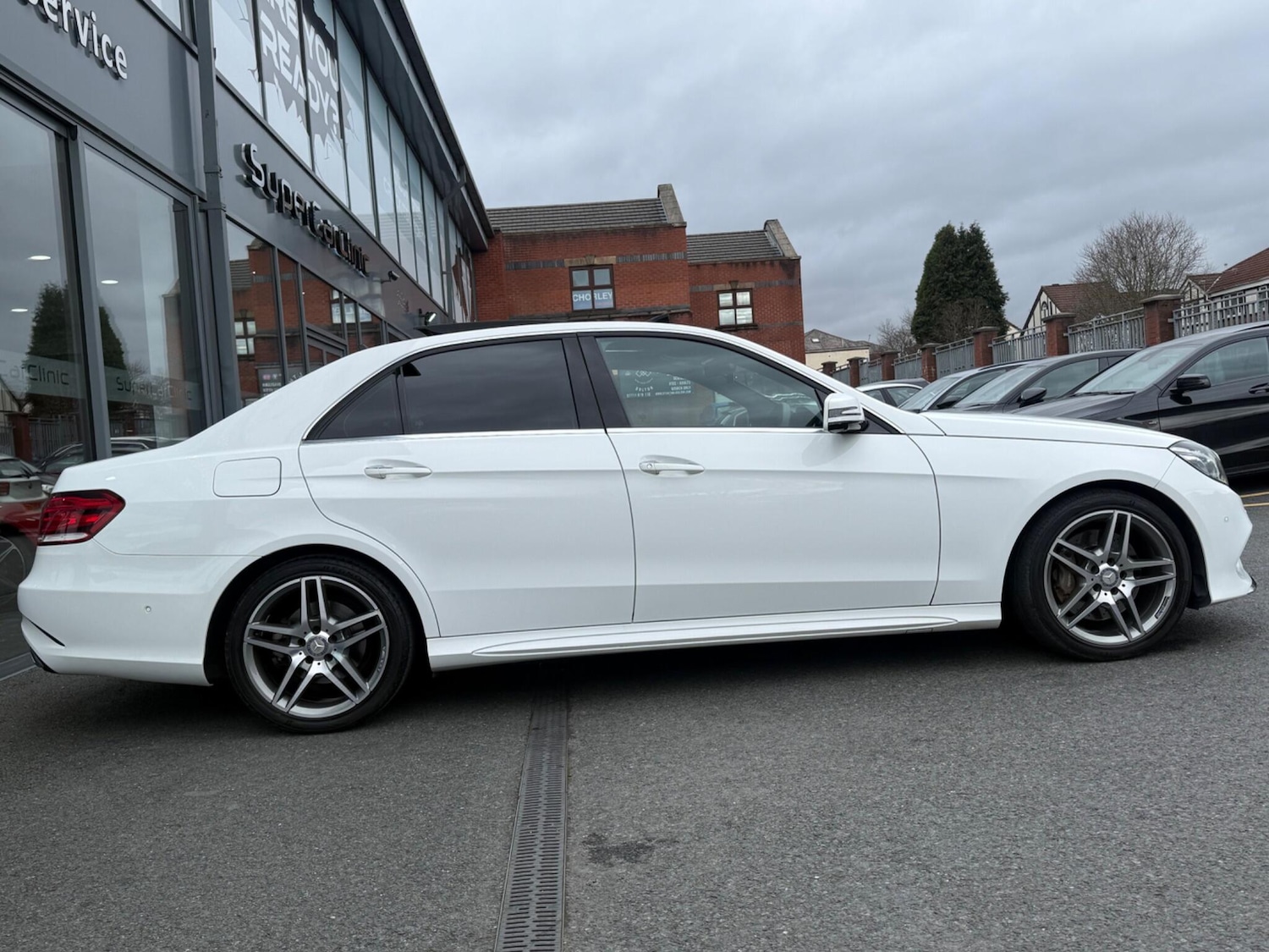 Used Mercedes-Benz E Class for sale - 77784080: Photo 3