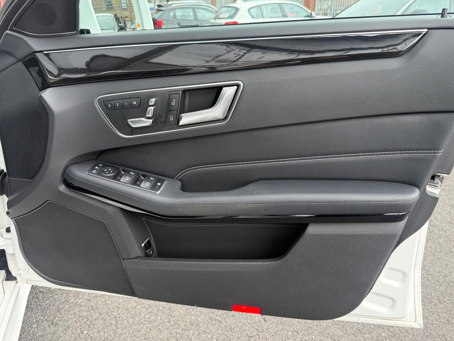 Used Mercedes-Benz E Class for sale - 77784080: Photo 9