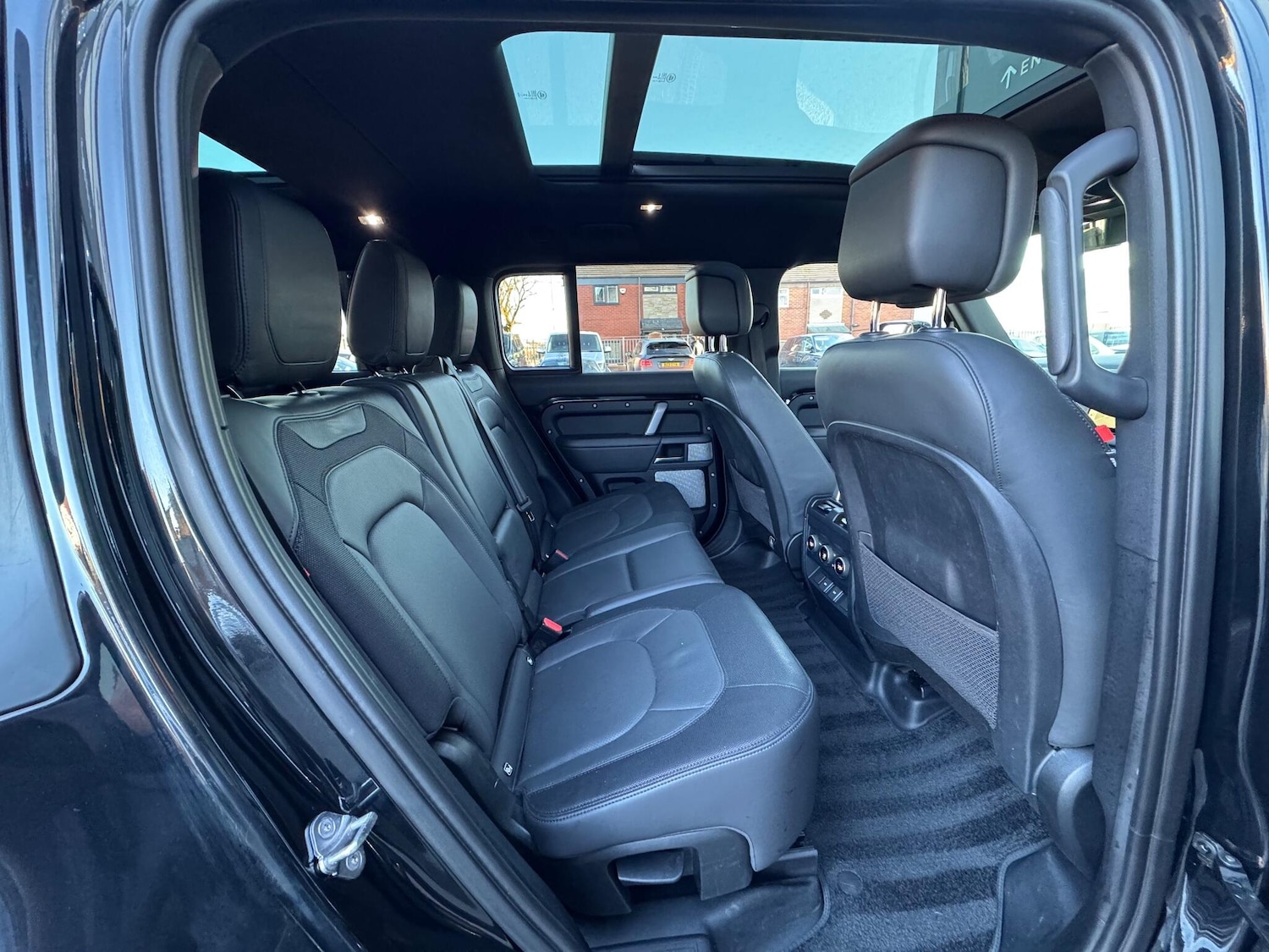 Used Land Rover Defender 2023 for sale - 76644814: Photo 13