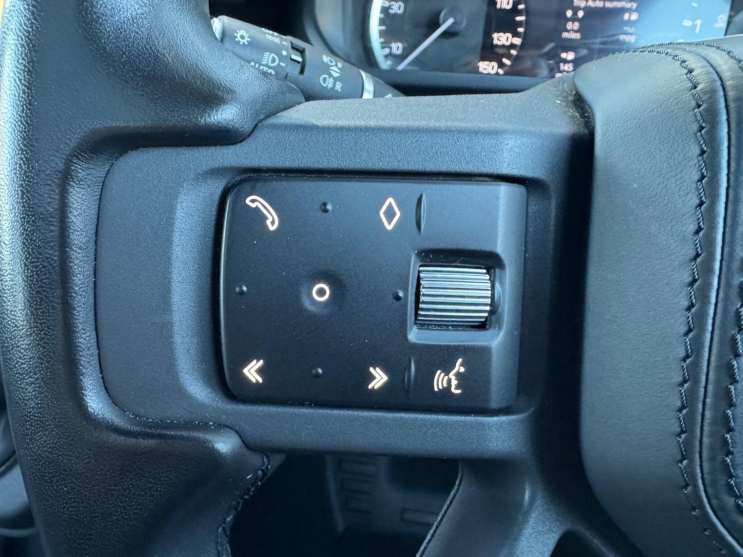 Used Land Rover Defender 2023 for sale - 76644814: Photo 20