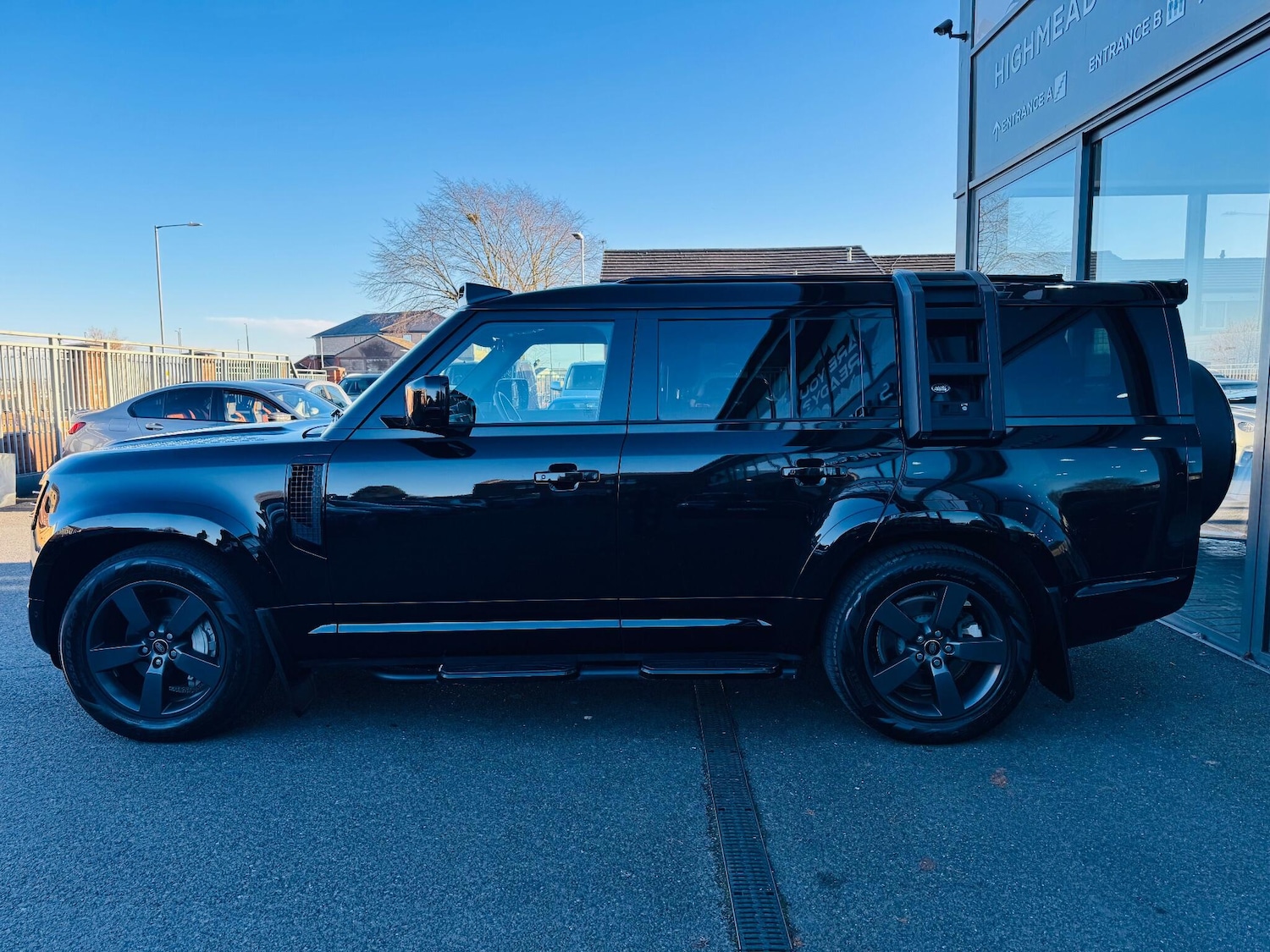 Used Land Rover Defender 2023 for sale - 76644814: Photo 4