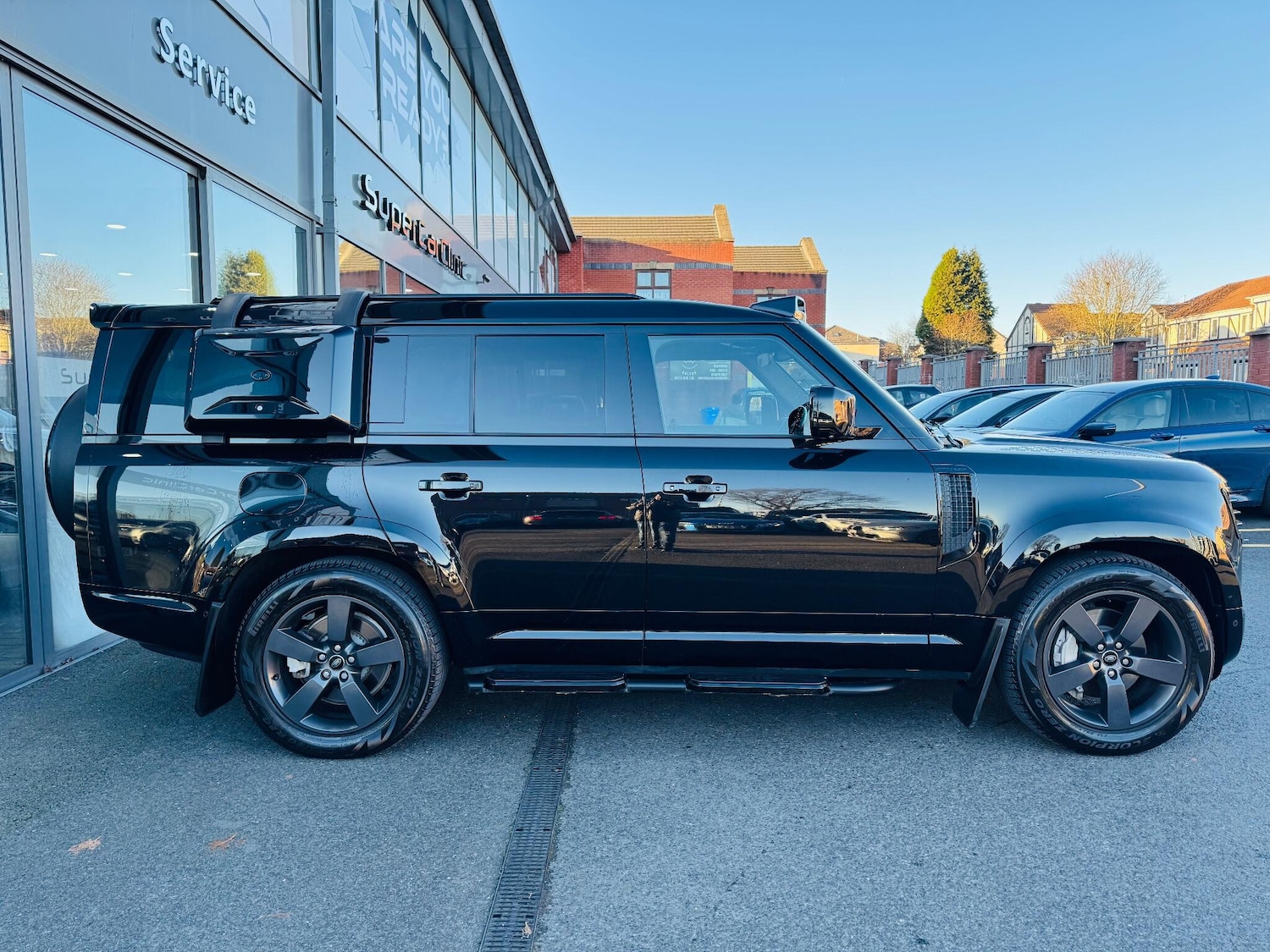 Used Land Rover Defender 2023 for sale - 76644814: Photo 6