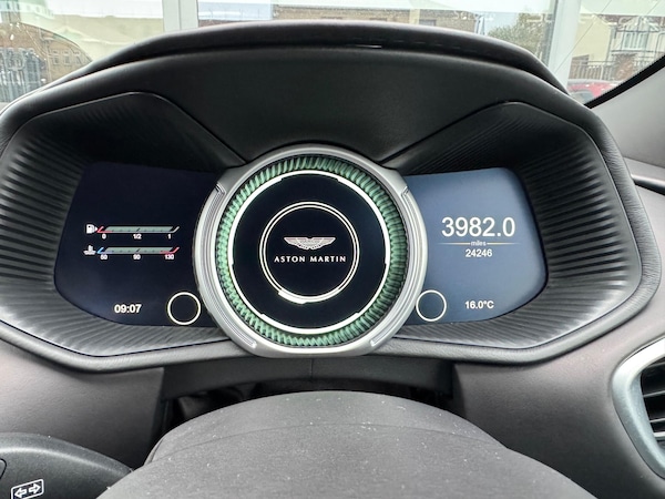 Used Aston Martin DB11 2016 for sale - 76259324: Photo 10