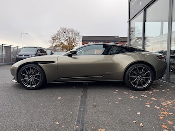 Used Aston Martin DB11 2016 for sale - 76259324: Photo