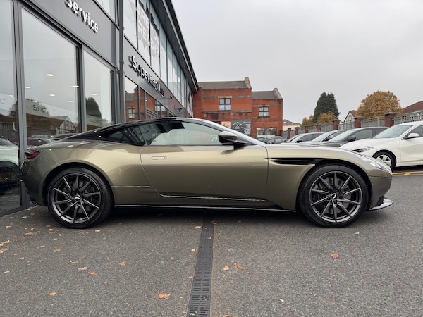 Used Aston Martin DB11 2016 for sale - 76259324: Photo 5