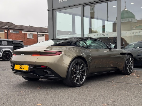 Used Aston Martin DB11 2016 for sale - 76259324: Photo 9