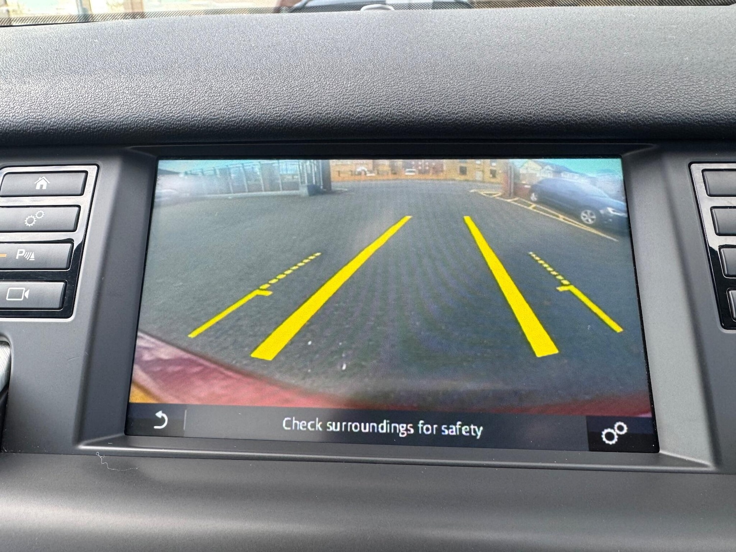 Used Land Rover Discovery Sport 2017 for sale - 76377903: Photo 24