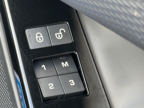 Used Land Rover Range Rover Velar for sale - 75720283: Photo 12