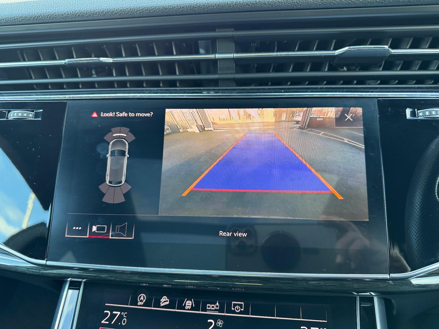 Used Audi Q8 2019 for sale - 76742385: Photo 25