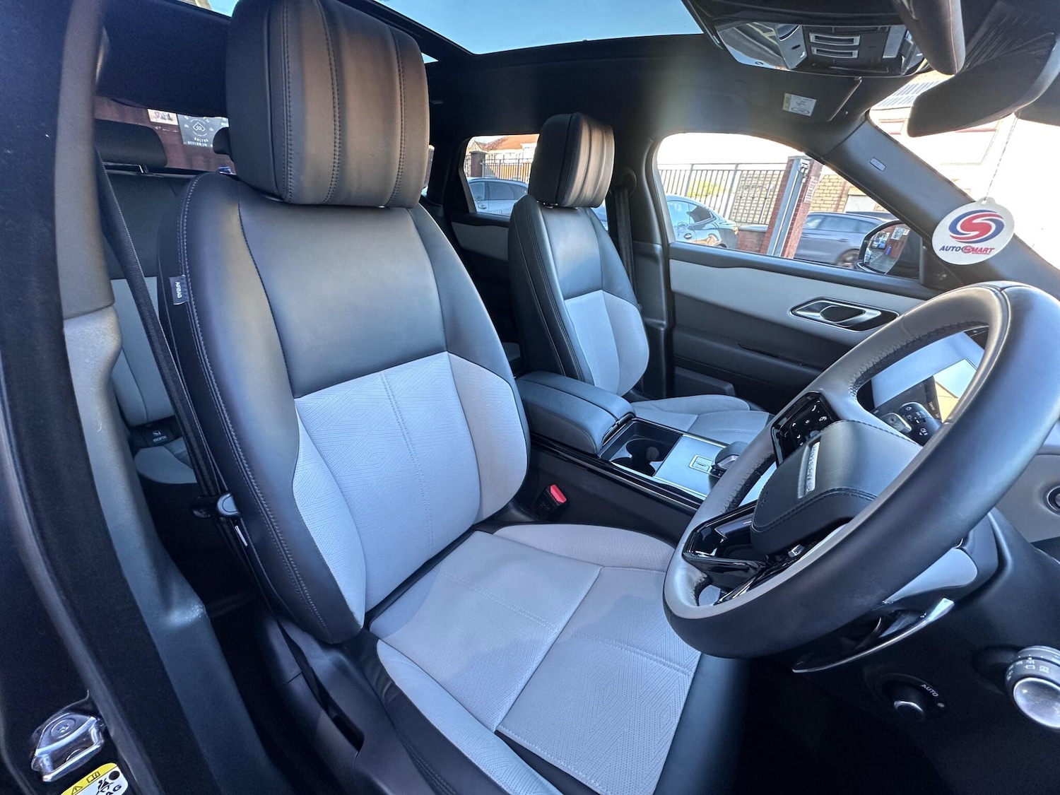 Used Land Rover Range Rover Velar 2023 for sale - 76701827: Photo 14