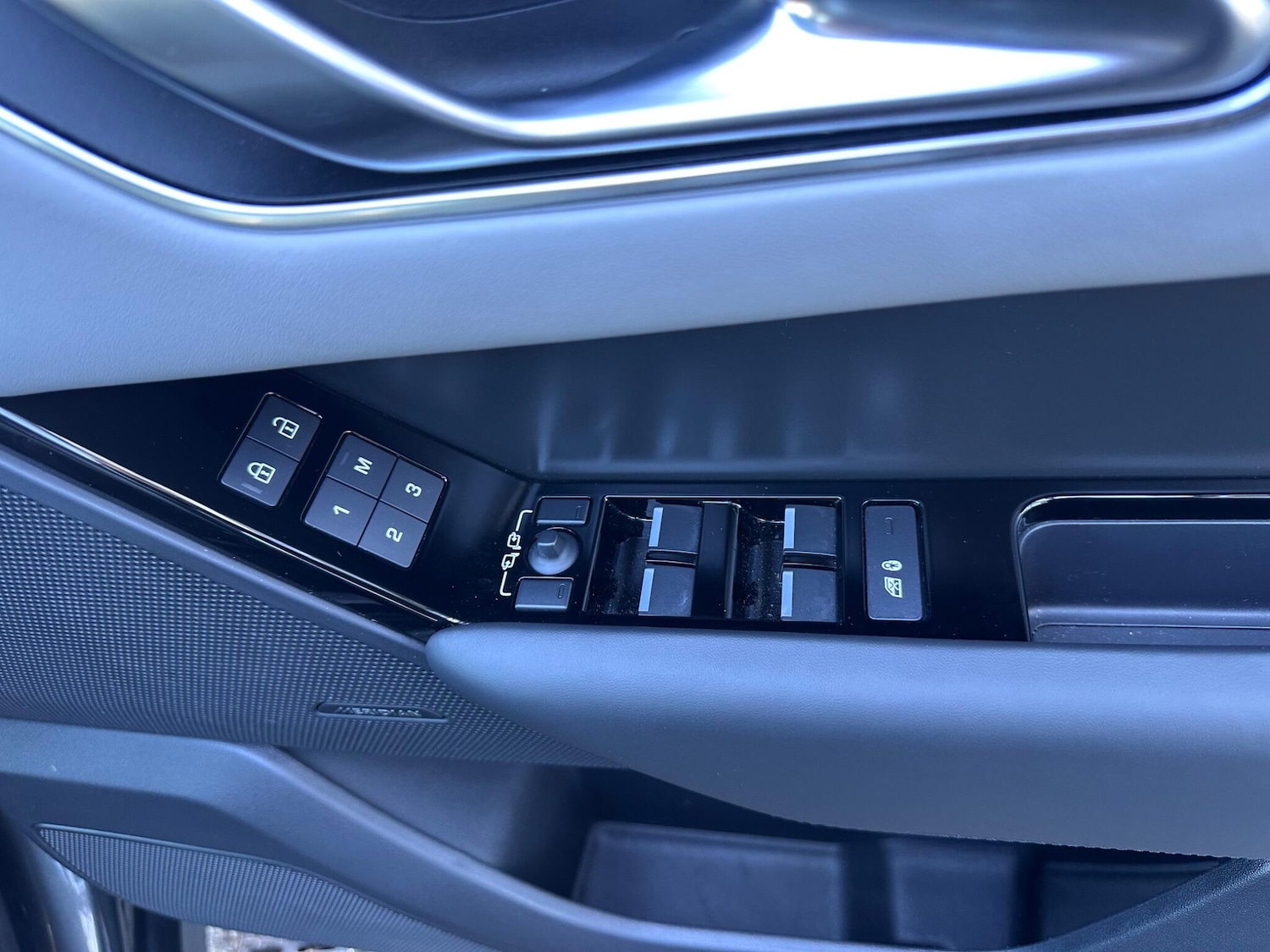 Used Land Rover Range Rover Velar 2023 for sale - 76701827: Photo 19