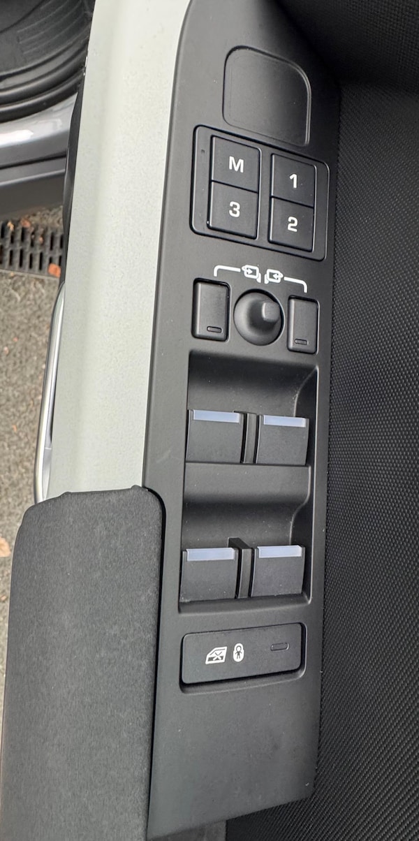 Used Land Rover Defender 110 2023 for sale - 76283849: Photo 19