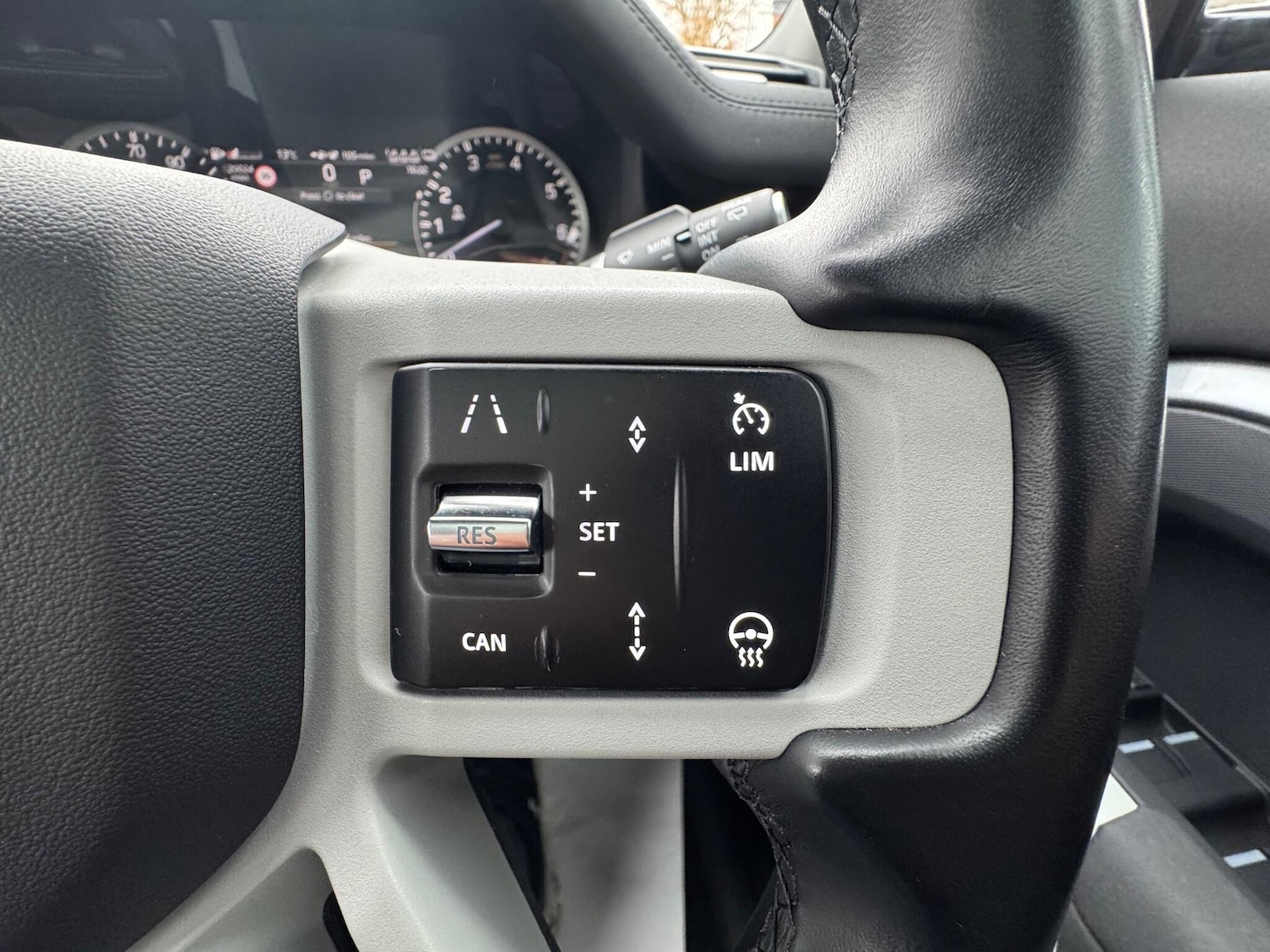 Used Land Rover Defender 110 2023 for sale - 76283849: Photo 22