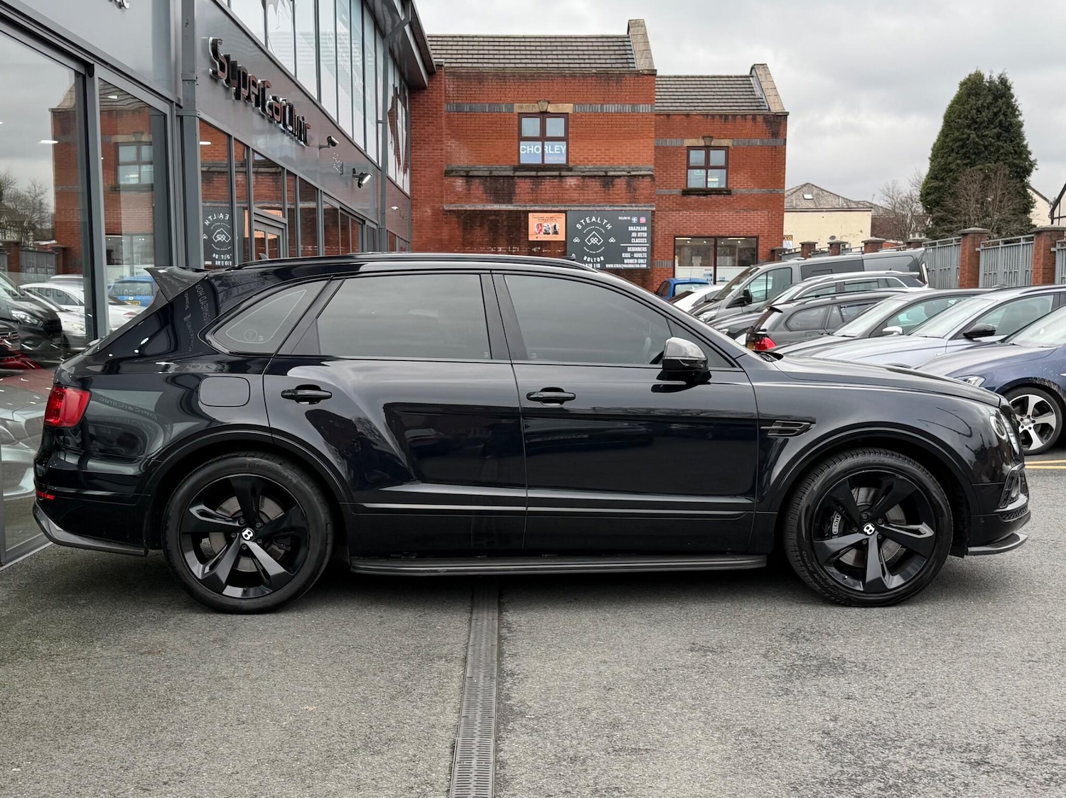 Used Bentley Bentayga 2017 for sale - 77468608: Photo 10