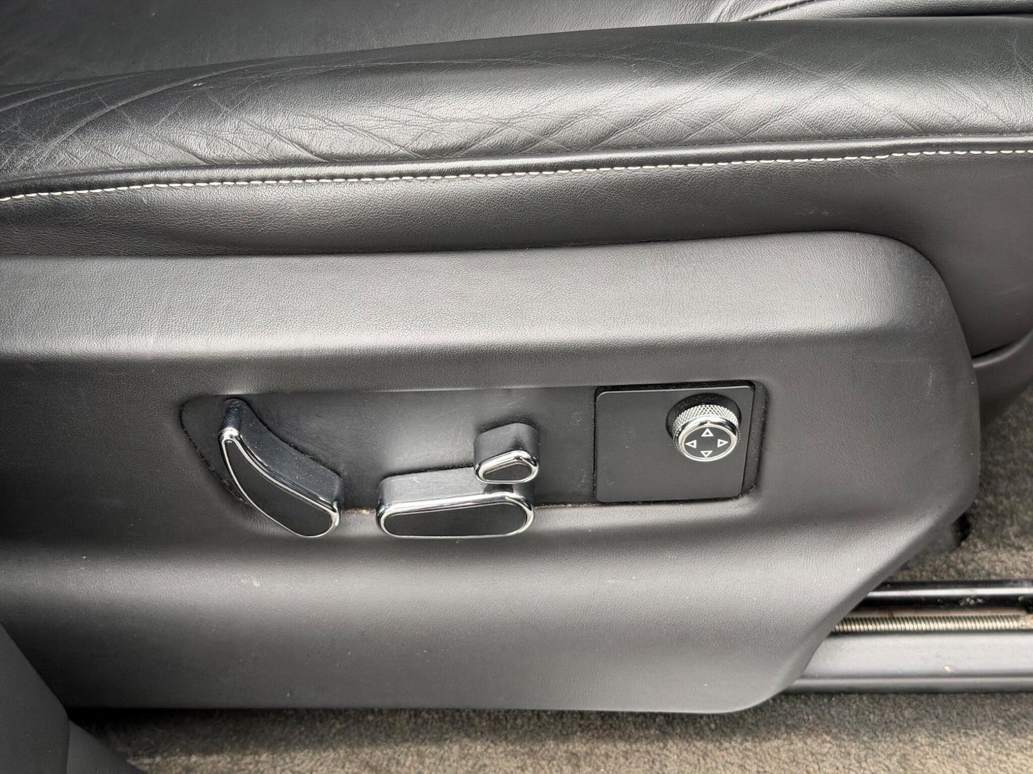 Used Bentley Bentayga 2017 for sale - 77468608: Photo 19